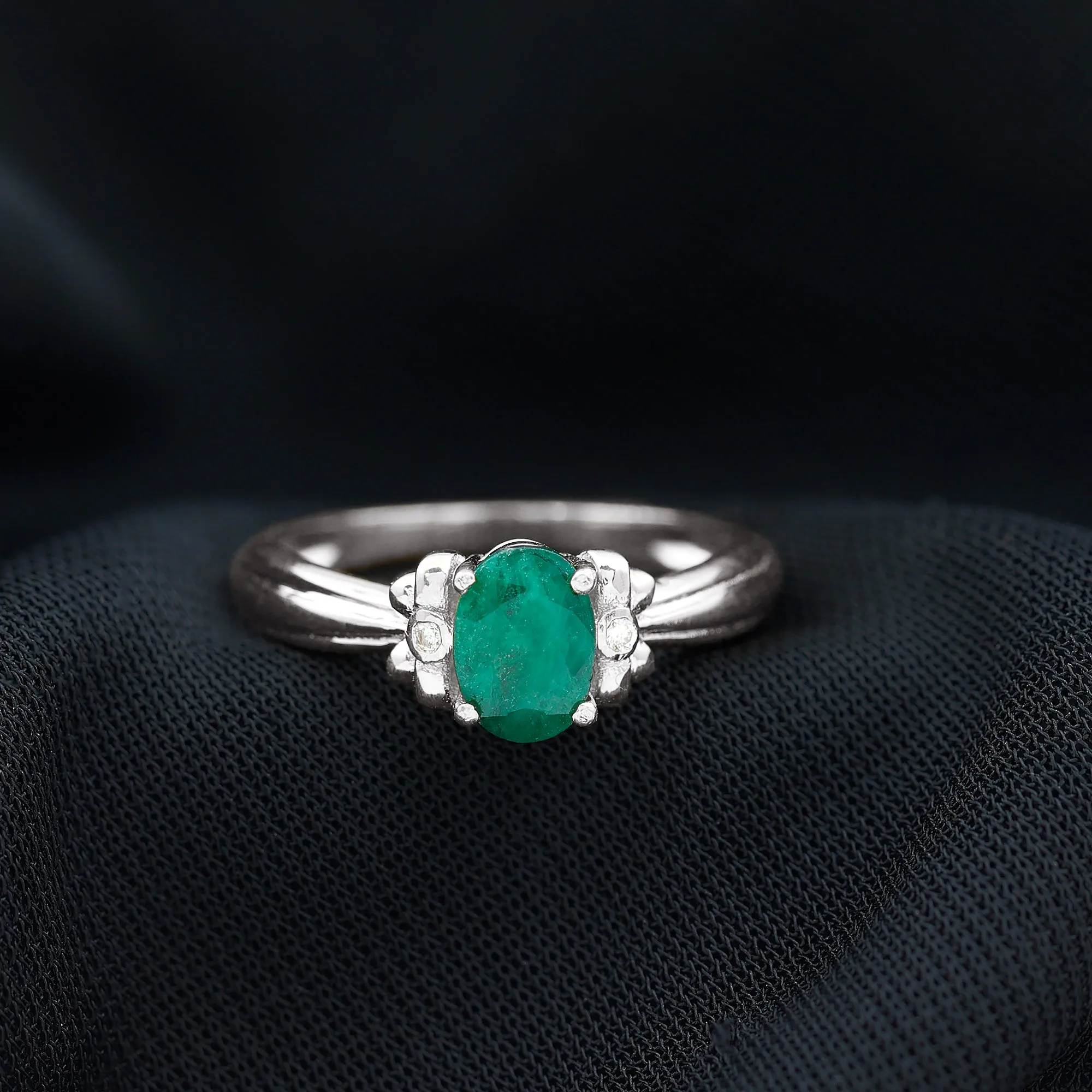 0.75 CT Oval Emerald Solitaire Floral Ring with Diamond Accent