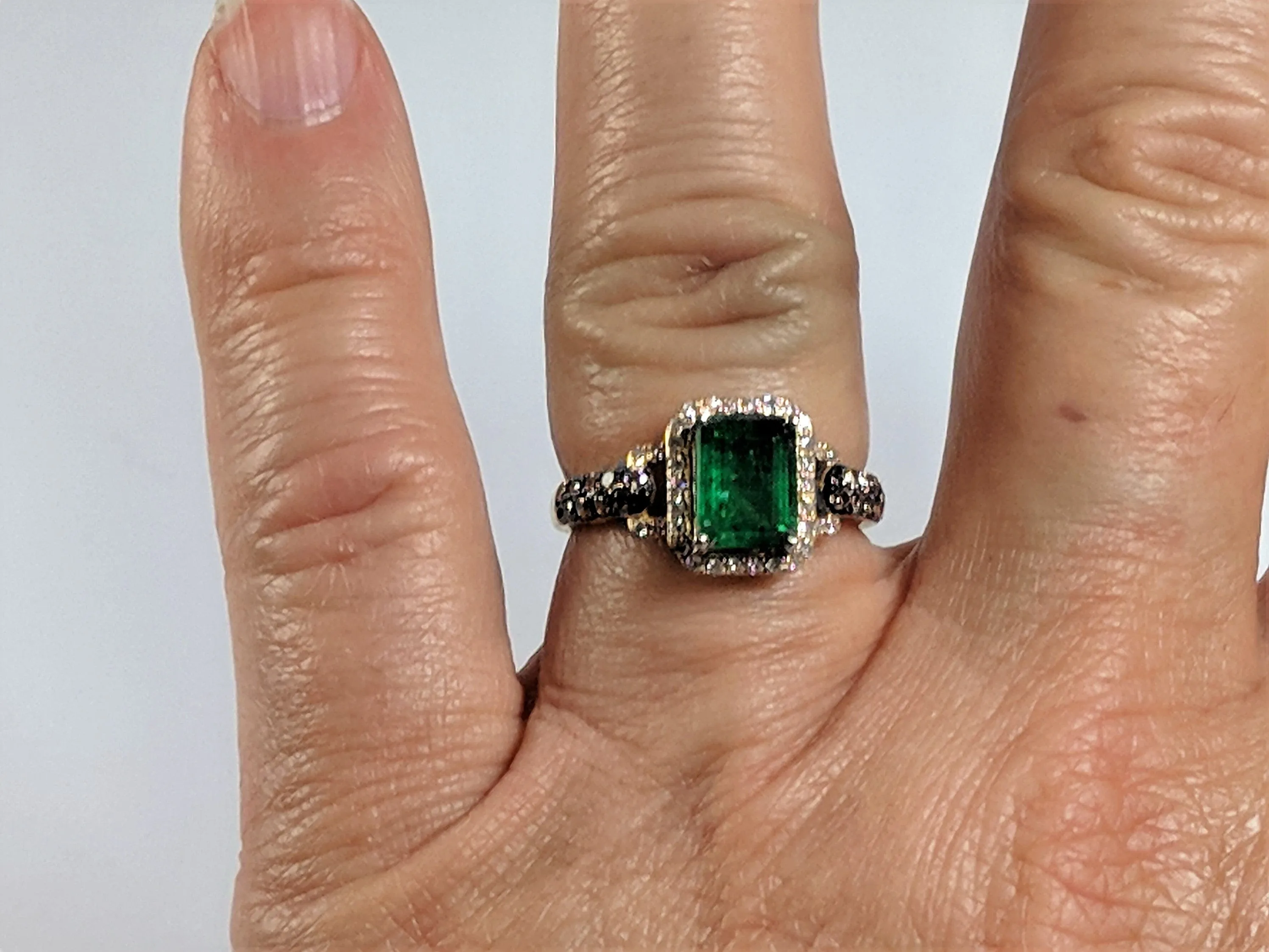 Effy Genuine Emerald and Diamond Halo Ring 14K Gold-Pre-owned