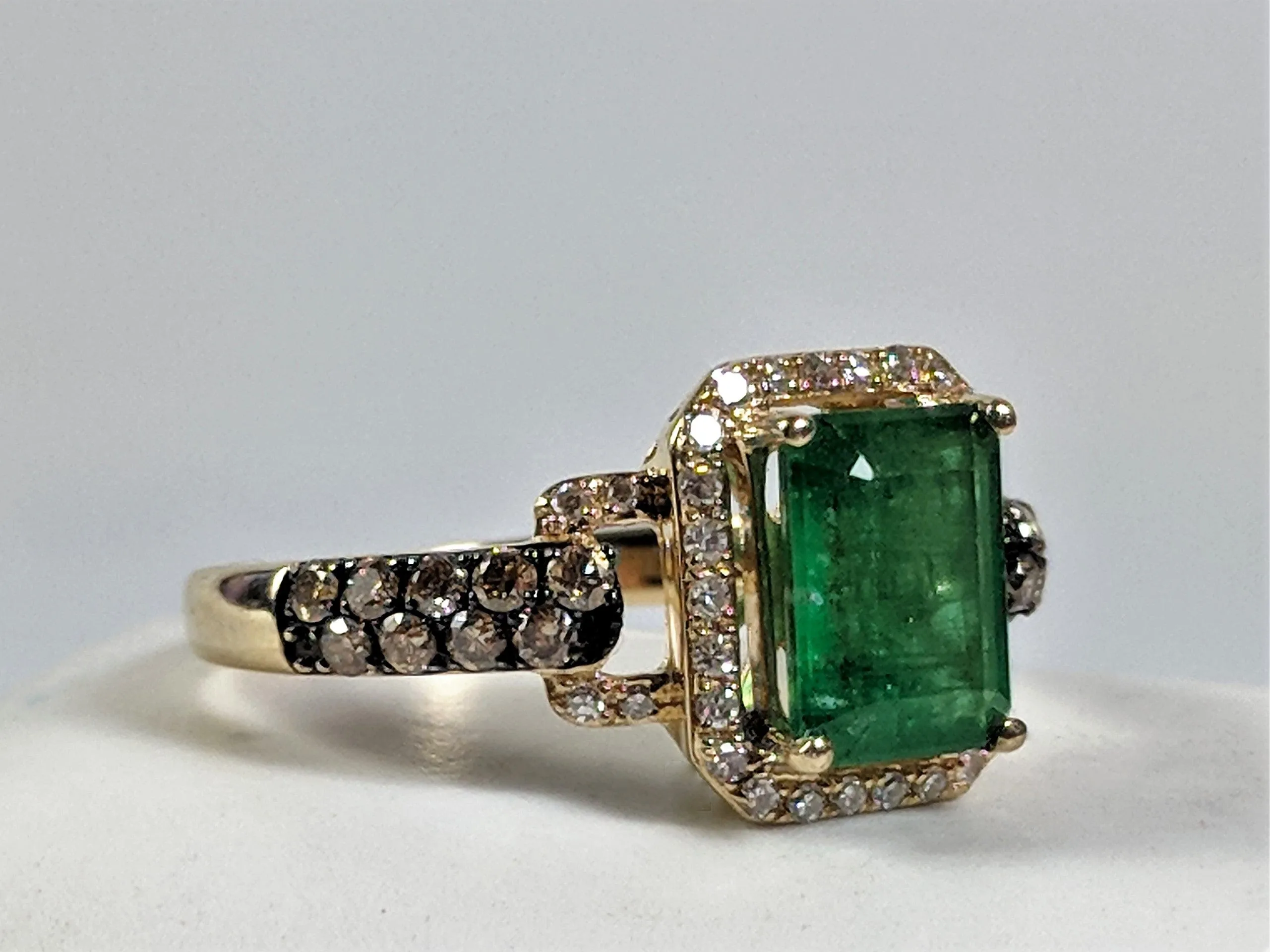 Effy Genuine Emerald and Diamond Halo Ring 14K Gold-Pre-owned