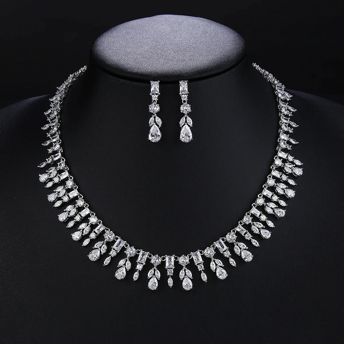 Luxury Bridal Jewelry Set Gorgeous Water Drop Cubic Zirconia Ladies Party Wedding Necklace And Earrings Set CN10426