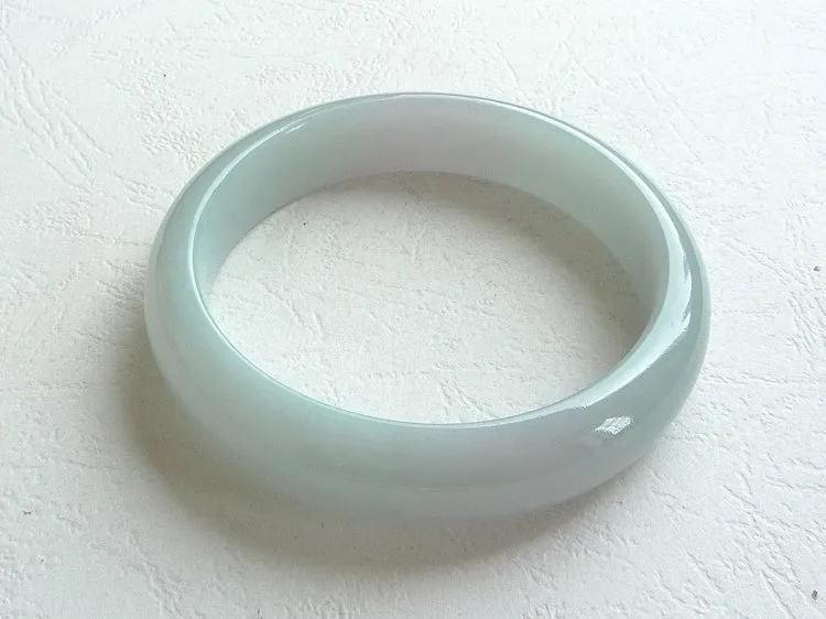 Natural Jade Bangle Jadeite Bangle Internal Diameter 59mm BER604