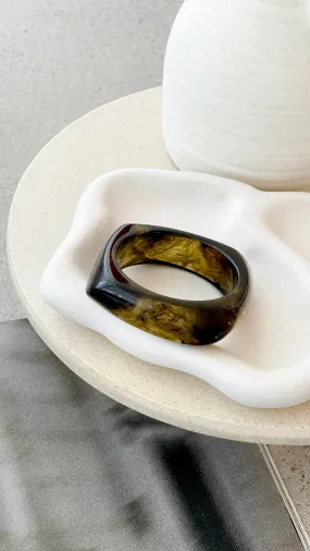 Salazar Bangle - Tea Resin