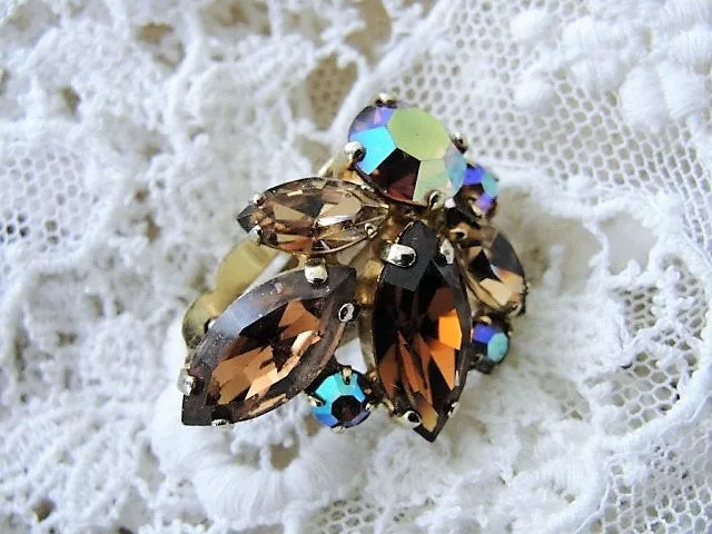 SPARKLING Vintage 50s Earrings,Glittering TOPAZ CITRINE Aurora Borealis Stones,Lovely Rhinestone Clip Ons,Clip Earrings,Collectible Jewelry