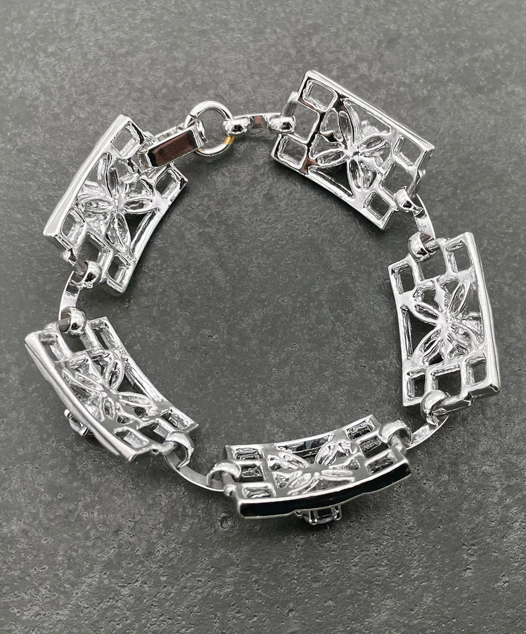 【USA輸入】 ヴィンテージ オープンワーク レッドビジュー ブレスレット/Vintage Openwork Red Bijou Filigree Bracelet