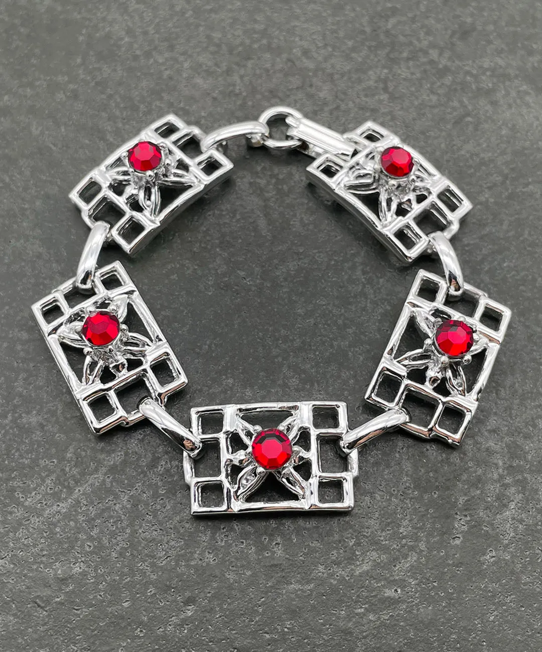 【USA輸入】 ヴィンテージ オープンワーク レッドビジュー ブレスレット/Vintage Openwork Red Bijou Filigree Bracelet