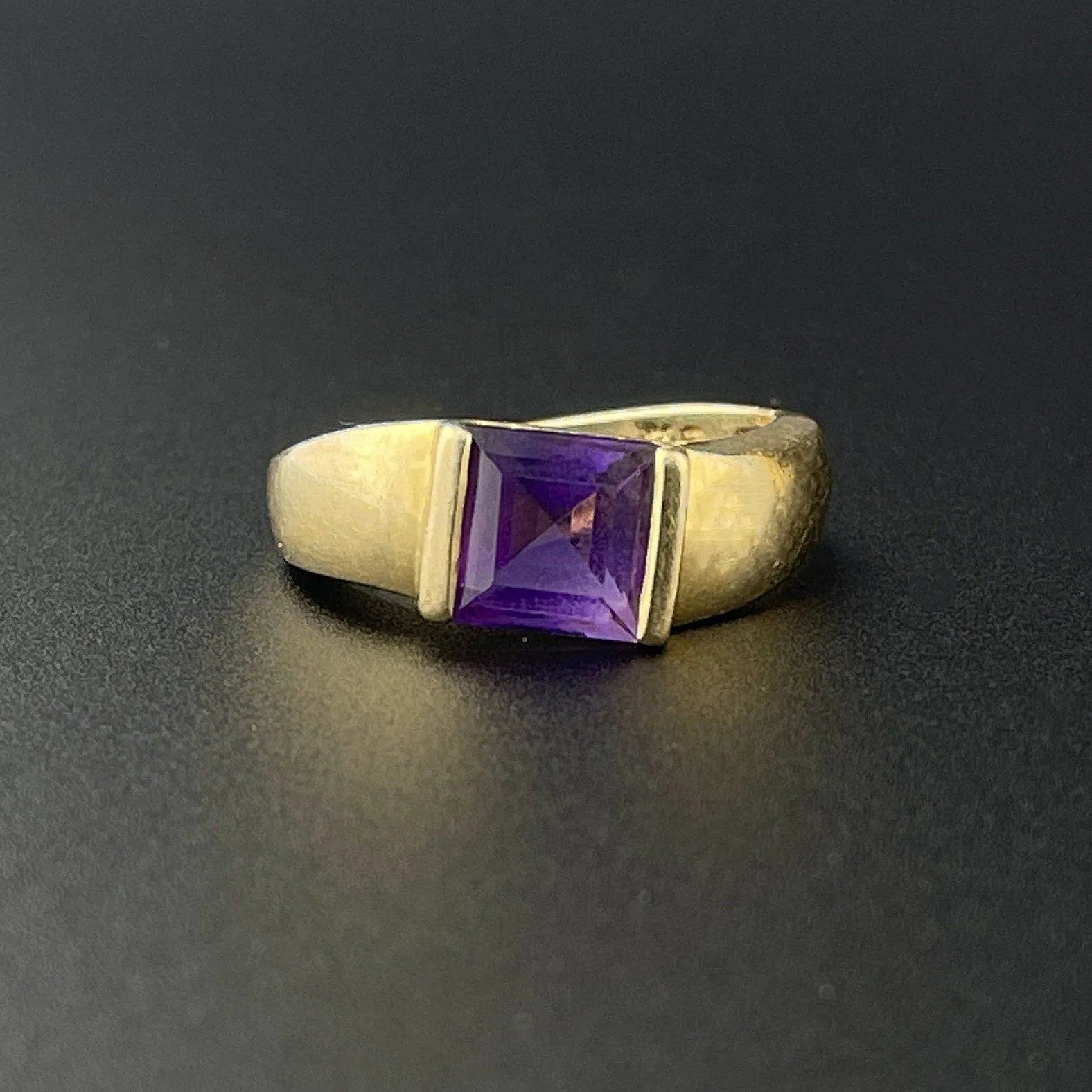 Vintage 14K Gold Wave Band Amethyst Solitaire Ring