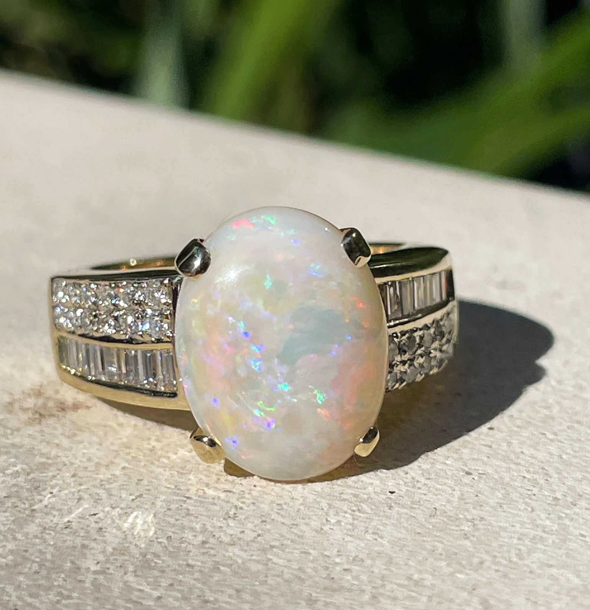 Vintage 5.54ctw Australian OPAL & Round Baguette Diamond 14k Yellow Gold Ring