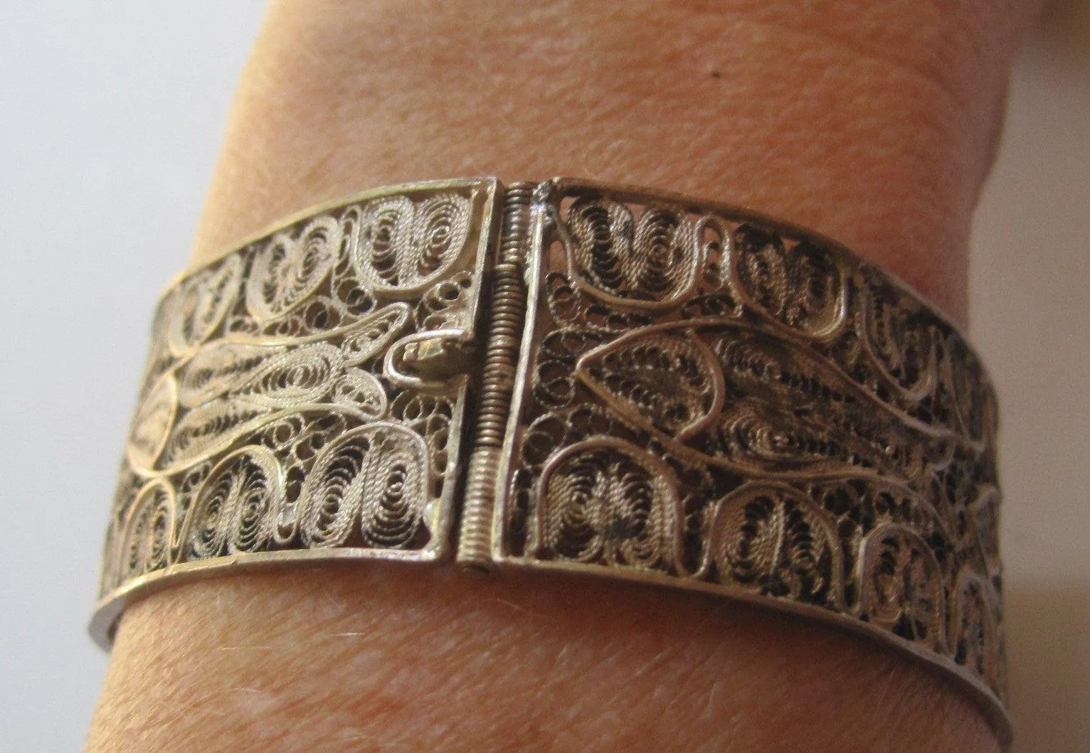 Vintage Yemeni Silver Filigree Bracelet with Fish Motif